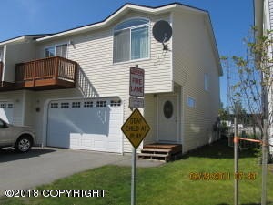 961 Oakridge pic 1