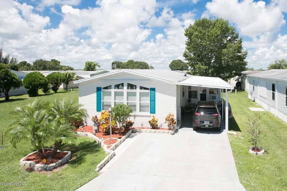 515 Sapote - Exterior