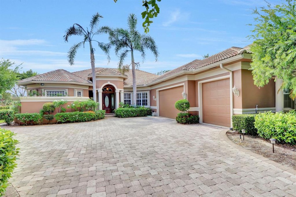 Front View of 8865 SE Compass Island Way
