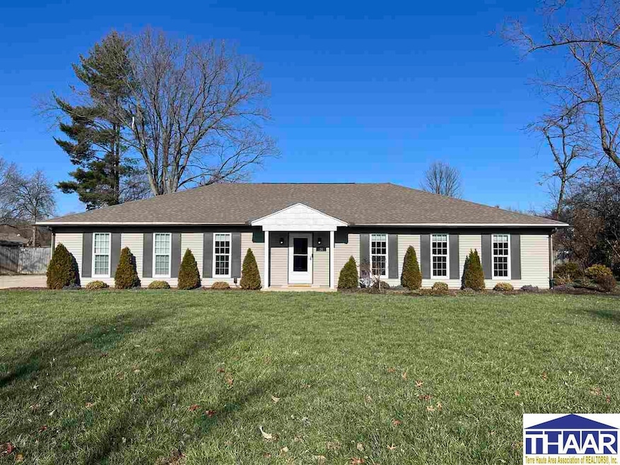 16 E Gateway Dr, Terre Haute, IN 47802 - photo 1