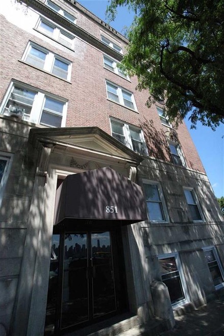 851 Boulevard E unit A2, Weehawken, NJ 07086 - photo 1