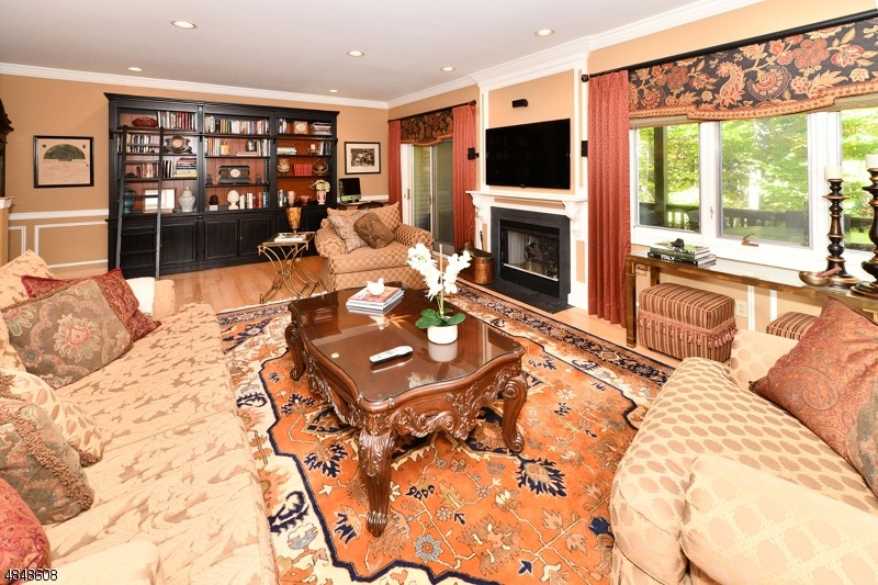 265 Westervelt Ln, Mahwah, NJ 07430 - photo 1