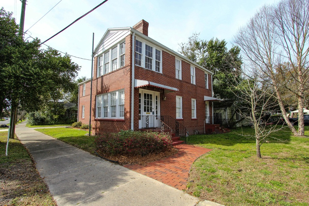705371-758 Acosta Street