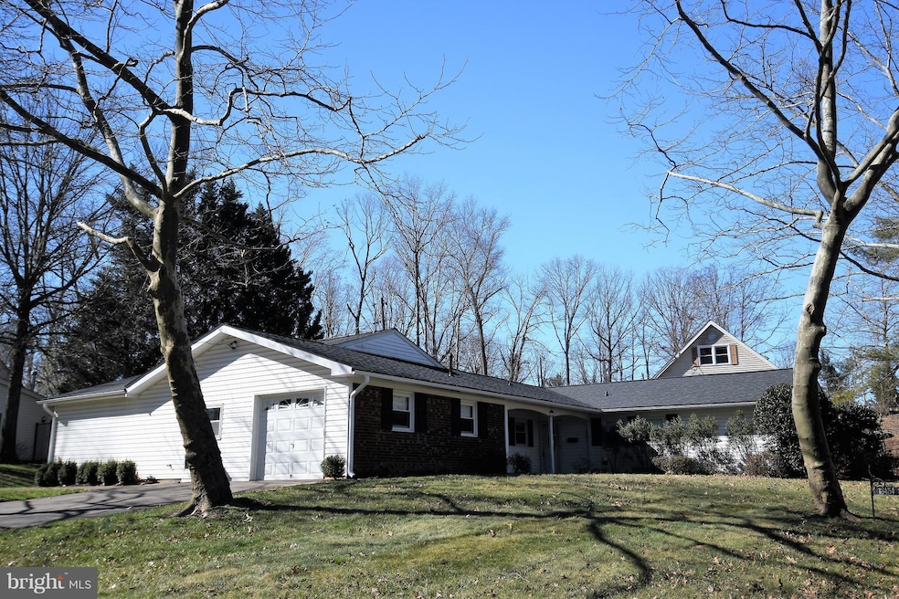 13454 Yorktown Dr, Bowie, MD 20715 - photo 1