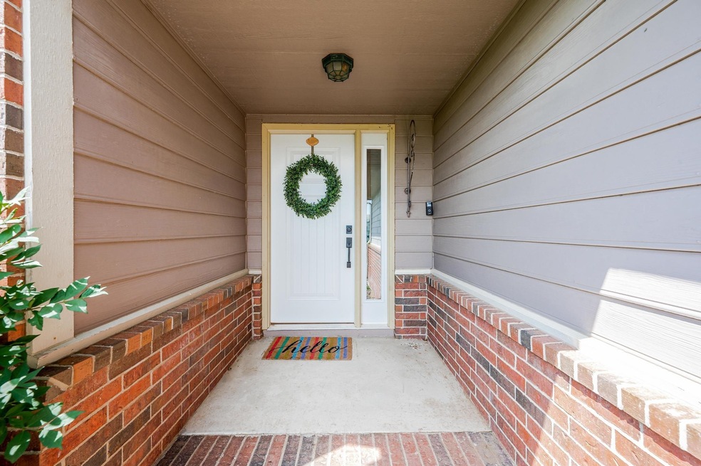 832 S Longbranch Cir, Maize, KS 67101 - photo 1