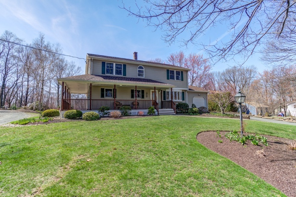 127 Cross Rd, Holyoke, MA 01040 - photo 1