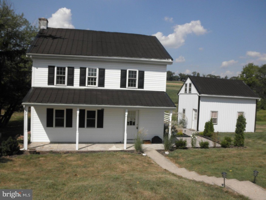 253 Forest Ln, Shoemakersville, PA 19555 - photo 1