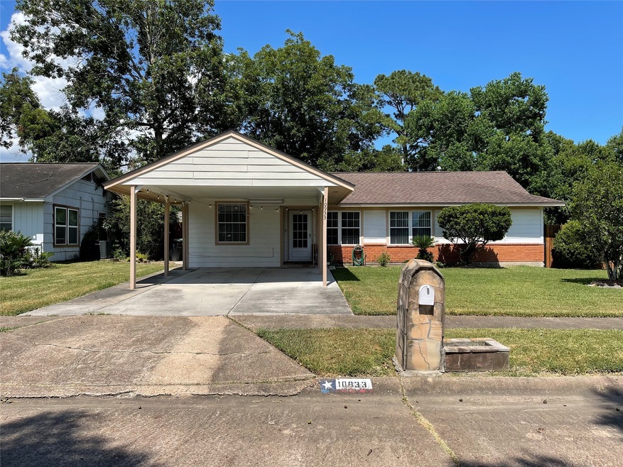 10933 Stover St, Houston, TX 77075 - photo 1