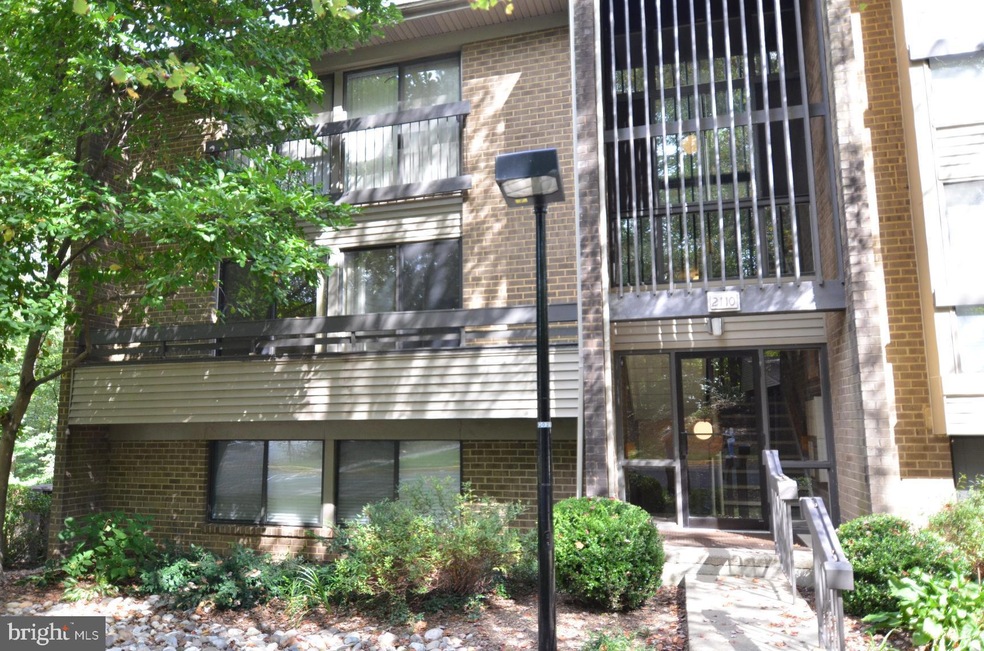 2110 Green Watch Way unit 200, Reston, VA 20191 - photo 1