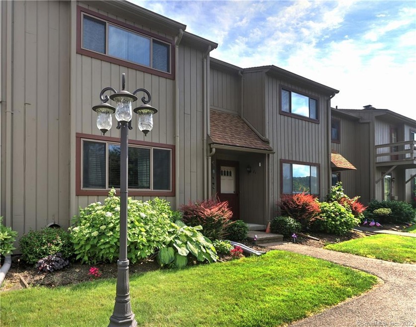 SPACIOUS 3 BEDROOM TOWNHOUSE