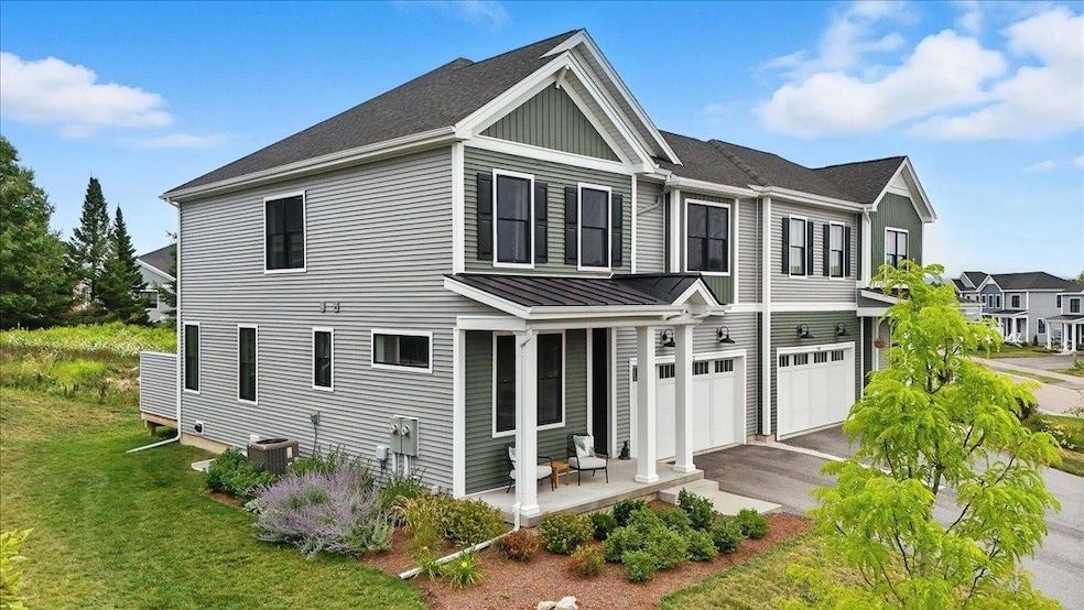 92 Elmore St, Shelburne, VT 05482 - photo 1