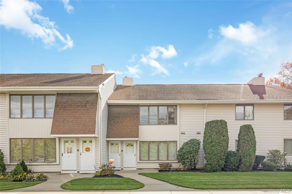 20 Laurel Ave unit 55, East Islip, NY 11730 - photo 1