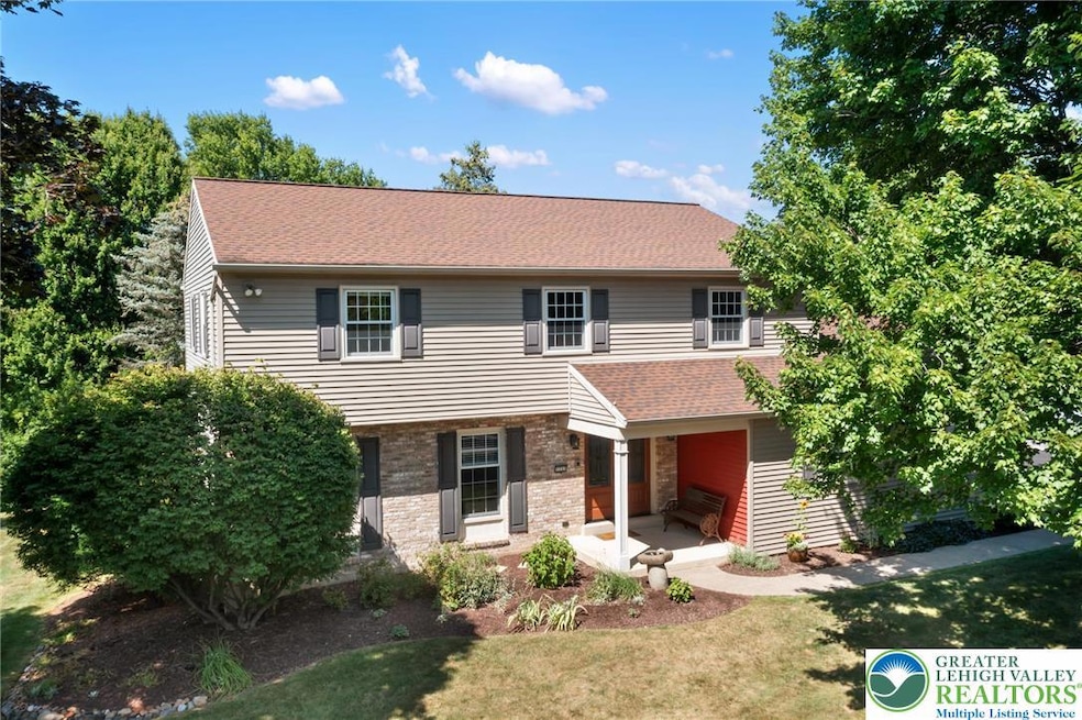 1253 Clearview Cir, Allentown, PA 18103 - photo 1