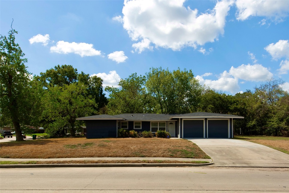 5250 Dewberry St, Houston, TX 77021 - photo 1