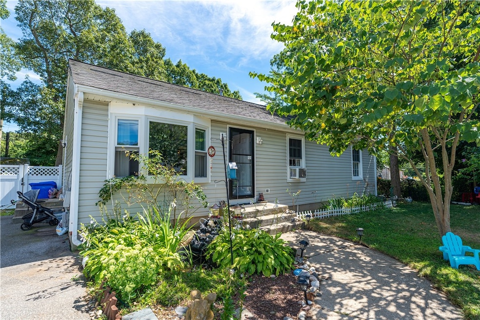 18 Allison Ct, Riverside, RI 02915 - photo 1