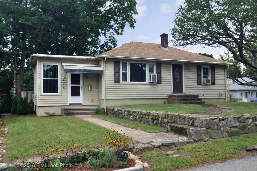 Maintenance free vinyl siding with replacement win