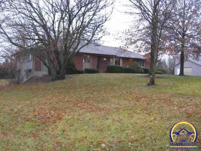 8135 SW 61st St, Topeka, KS 66610 - photo 1