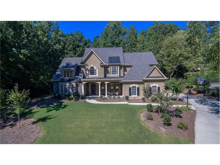 Grand Cascades GEM located on a very private cul-d