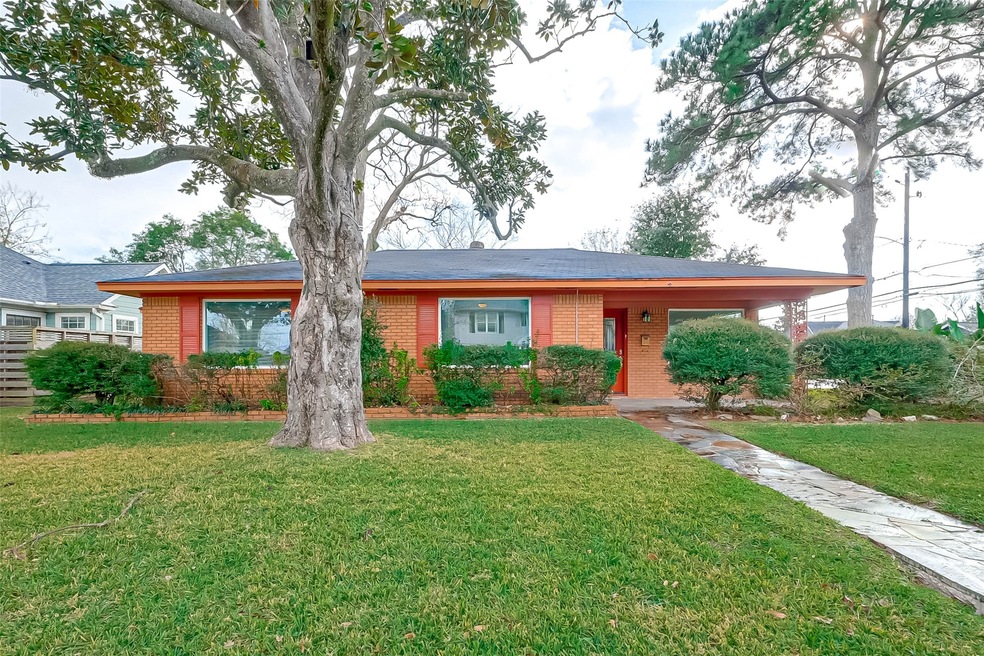 946 E 14th St, Houston, TX 77009 - photo 1