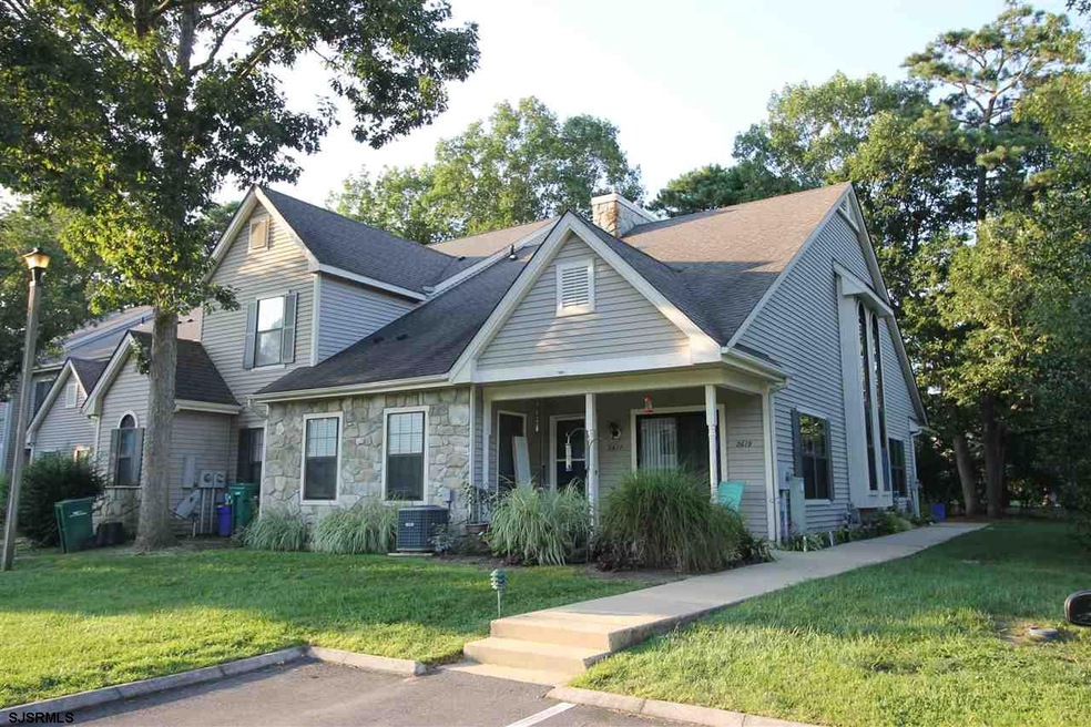 BEAUTIFUL END UNIT TOWNHOME