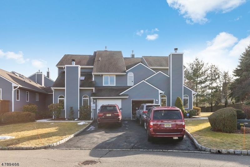 29 Knutsen Dr unit 214, West Orange, NJ 07052 - photo 1