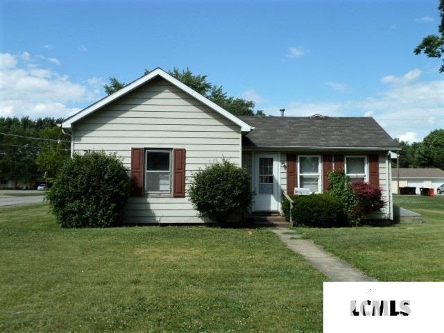 1100 Pekin St, Lincoln, IL 62656 - photo 1