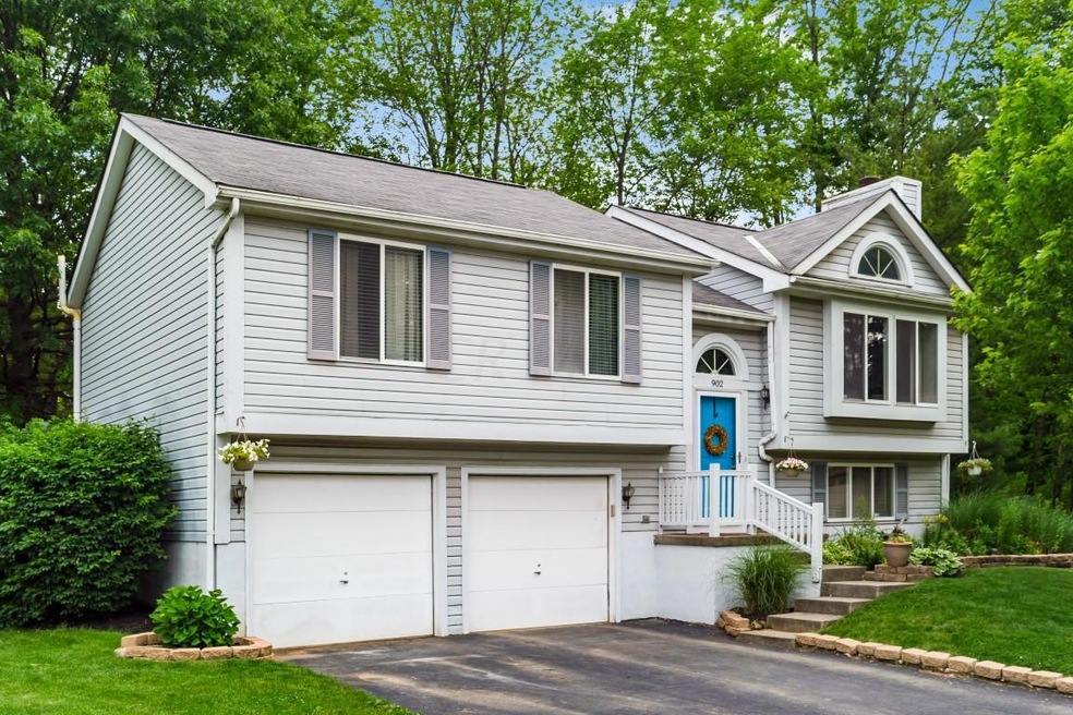 T 902 Windbourne ct00003