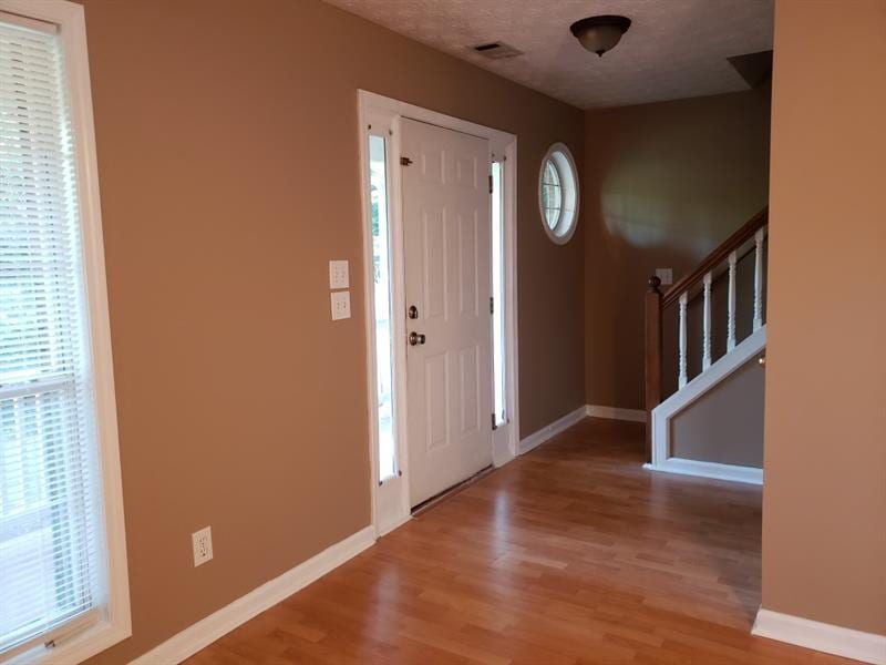 5509 Chestnut Creek Ln, Flowery Branch, GA 30542 - photo 1