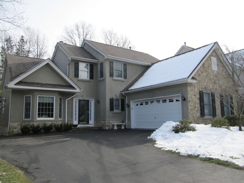 33 Bethpage Dr, Skillman, NJ 08558 - photo 1