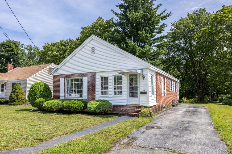 15 Old Orchard Rd Saco ME-large-001-025-