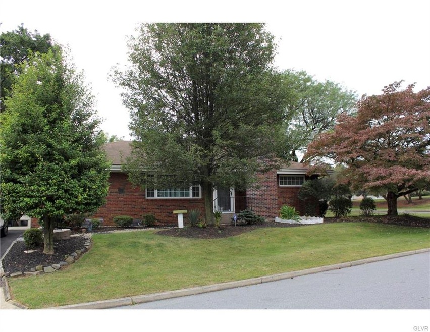 WELCOME TO 821 N CEDAR CREST BLVD.