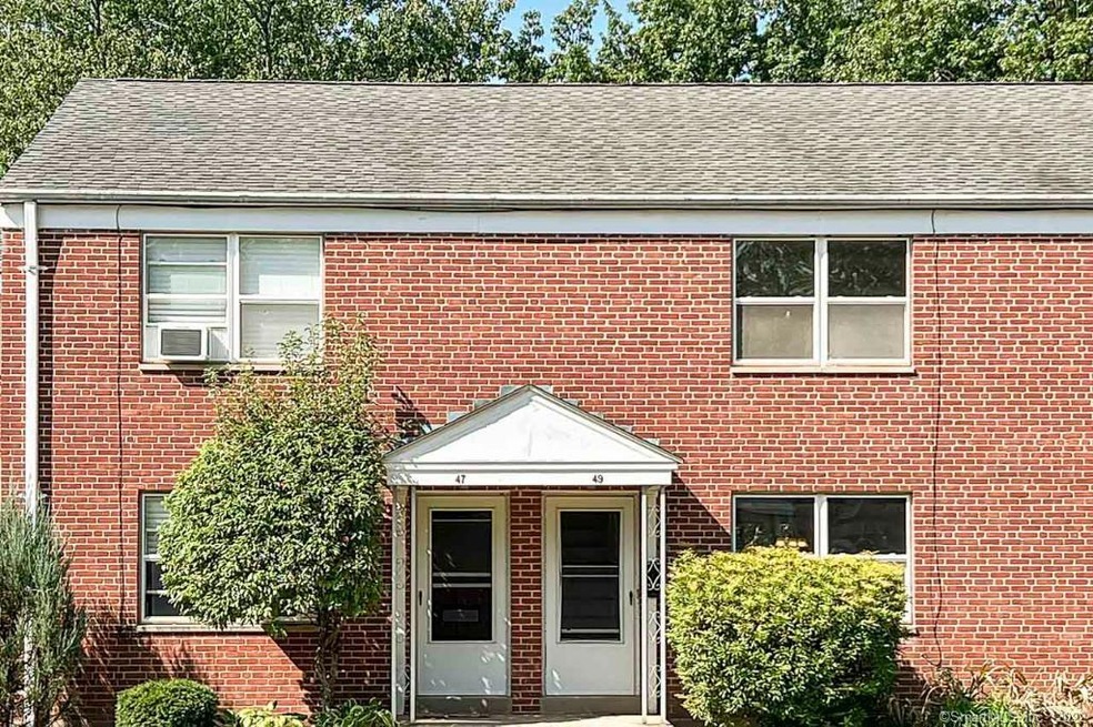 49 Arnold Way, West Hartford, CT 06119 - photo 1