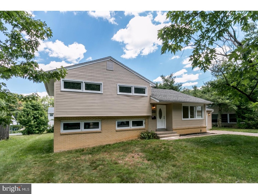 32 N Avon Dr, Claymont, DE 19703 - photo 1