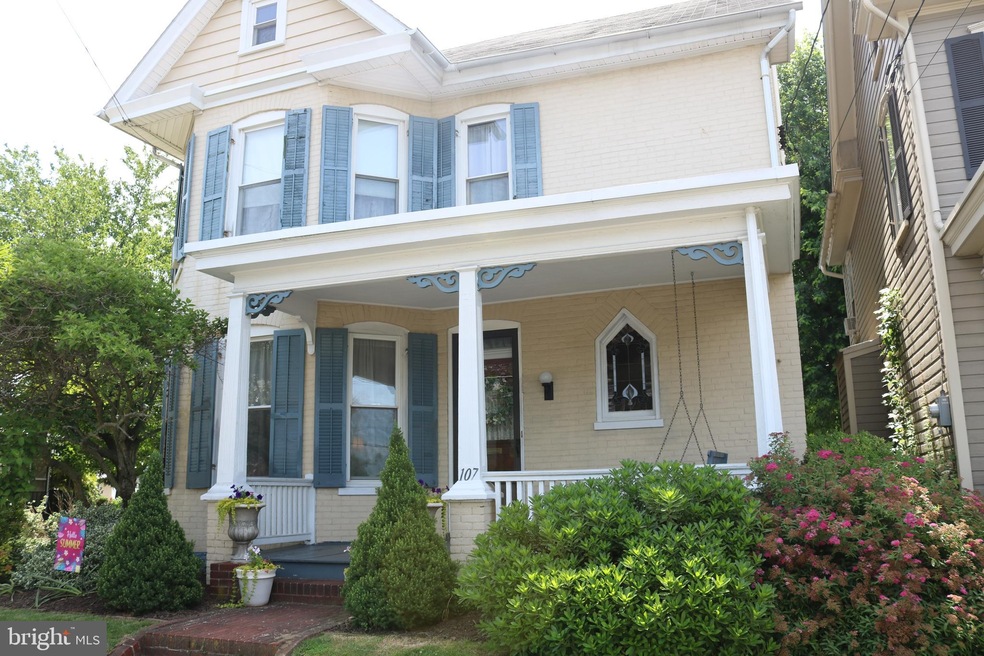 107 Clayton Ave, Waynesboro, PA 17268 - photo 1
