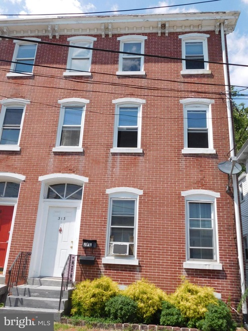 Sold $182,500 • Co-Listing Agent