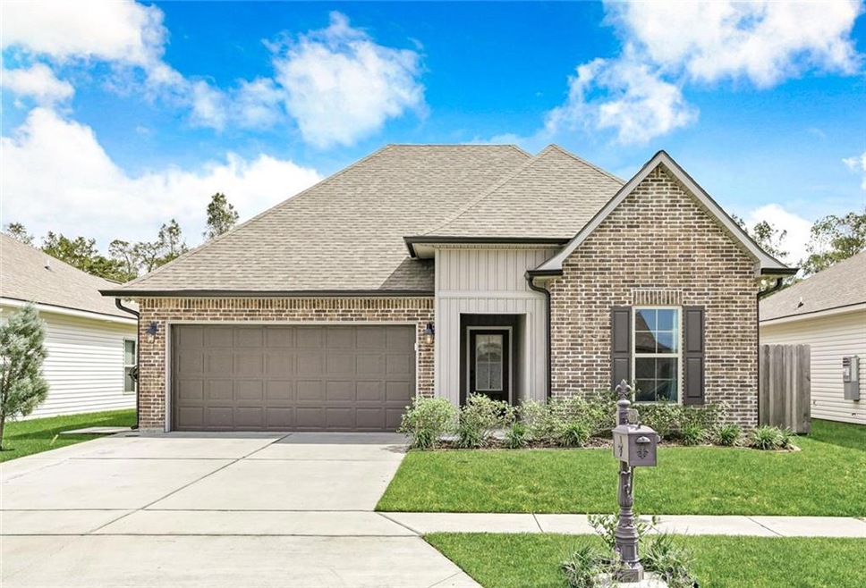 4713 Park Shore Dr, Marrero, LA 70072 - photo 1