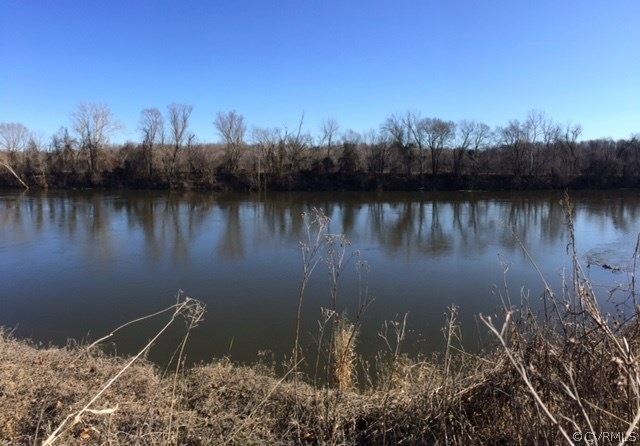 Be totally secluded at the James River on your lan