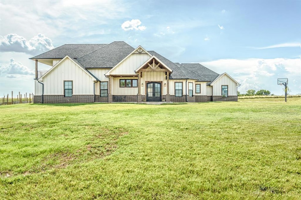 1330 County Street 2927, Tuttle, OK 73089 - photo 1