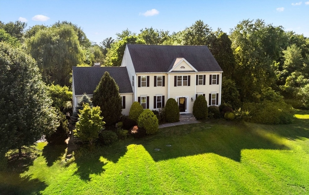 10 Blueberry Ln, Northborough, MA 01532 - photo 1