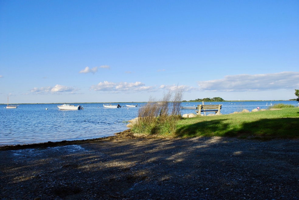 8 20th St N, Edgartown, MA 02539 - photo 1