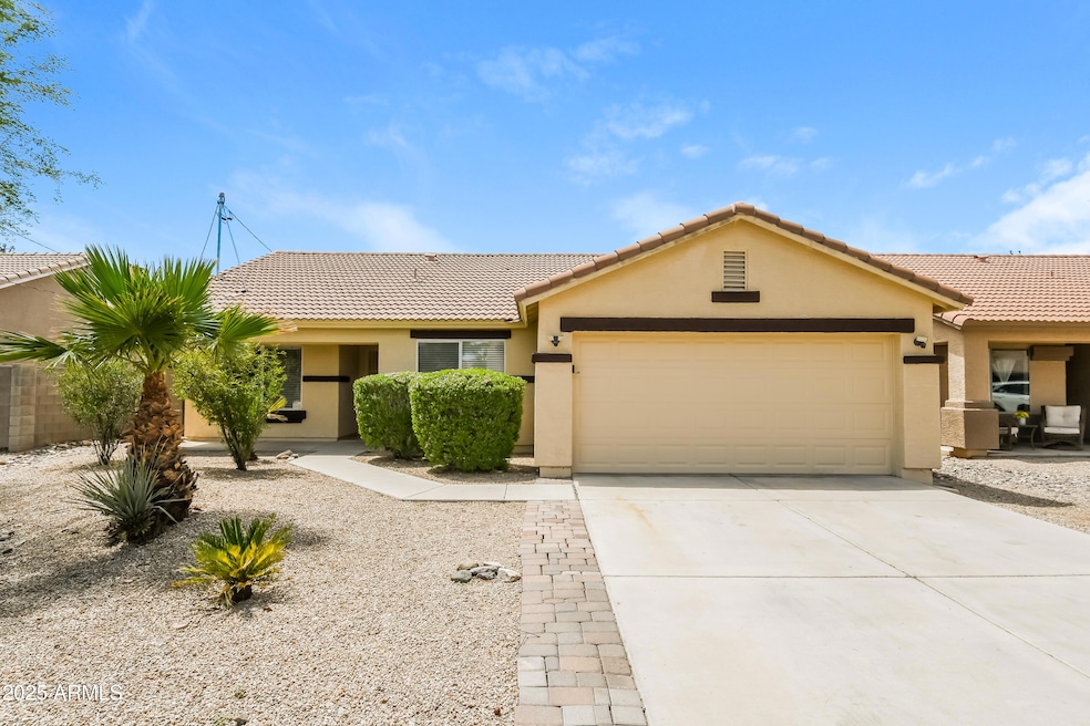 1025614.16244 North 28th Street - Front