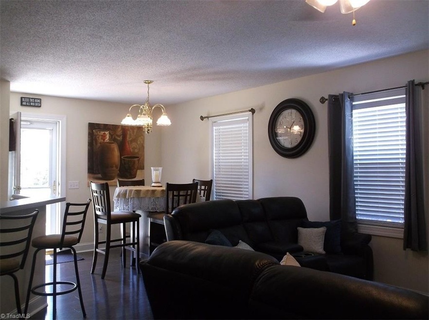 409 Thomas St, Reidsville, NC 27320 - photo 1