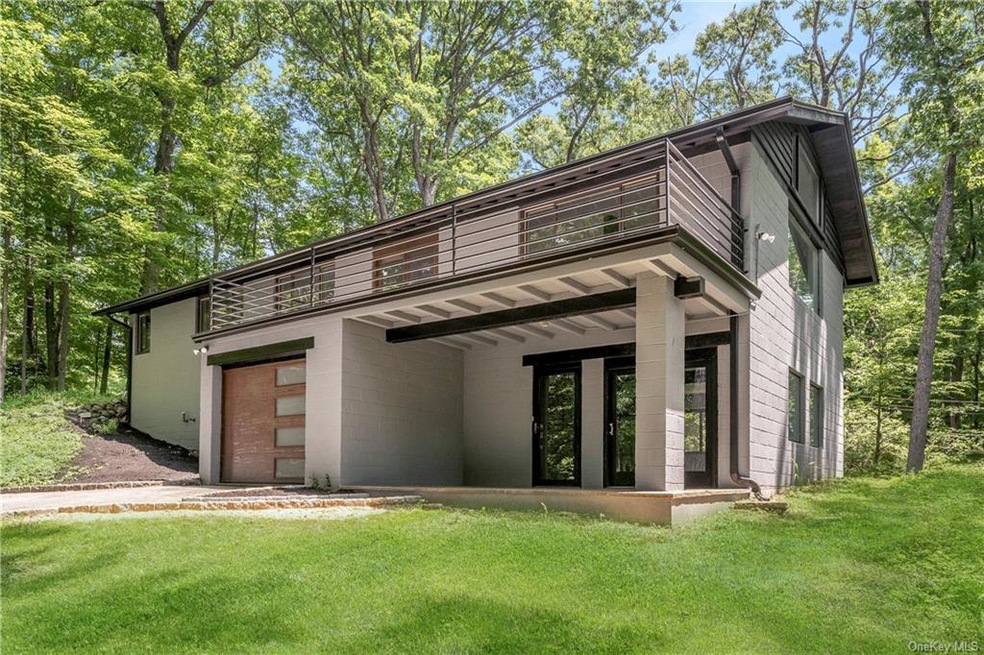 307 Old Sleepy Hollow Rd, Pleasantville, NY 10570 - photo 1