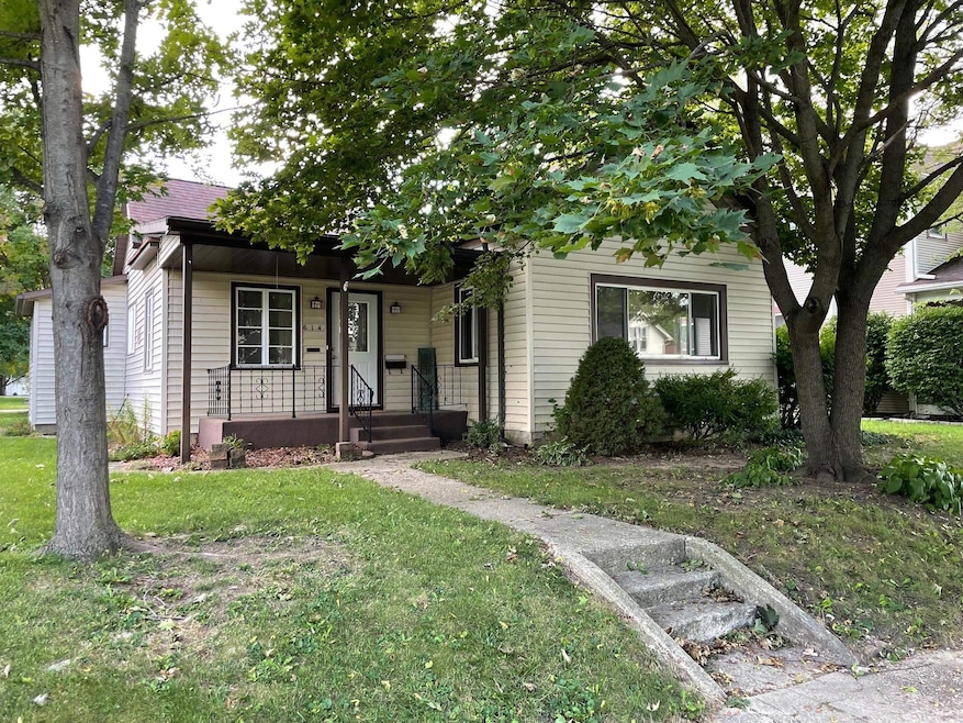 614 W Wiley Ave, Bluffton, IN 46714 - photo 1