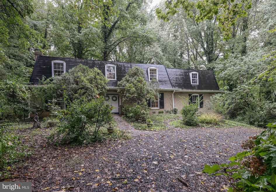 5307 Summit Dr, Fairfax, VA 22030 - photo 1