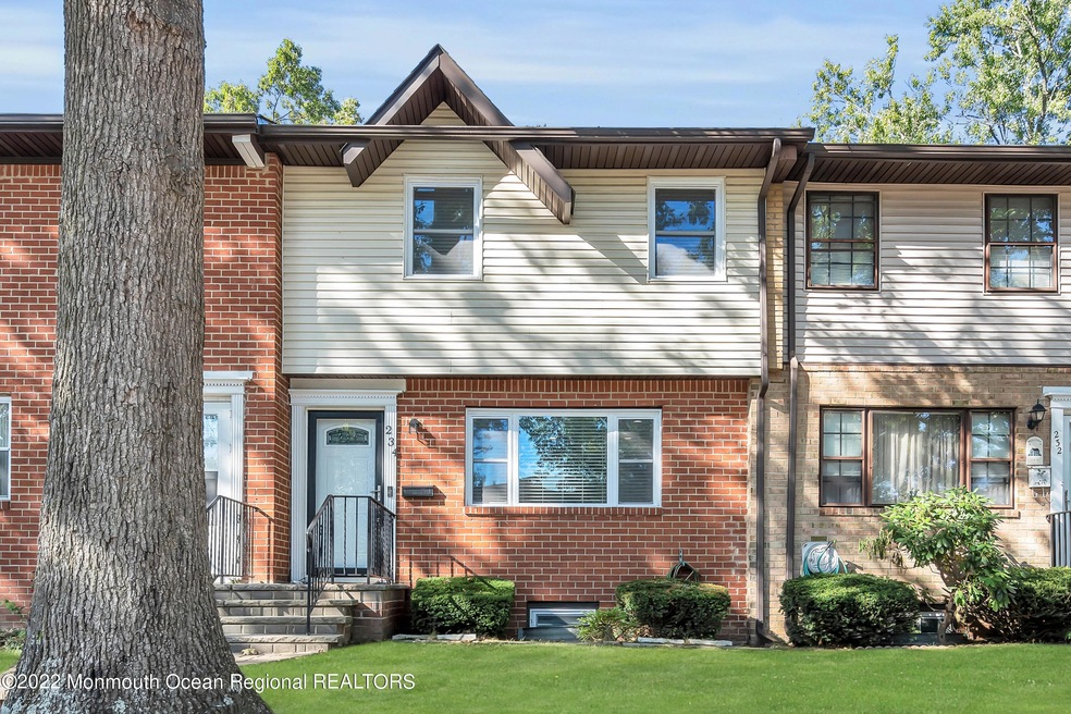 2 Bed 1.5 Bath Full Bmst