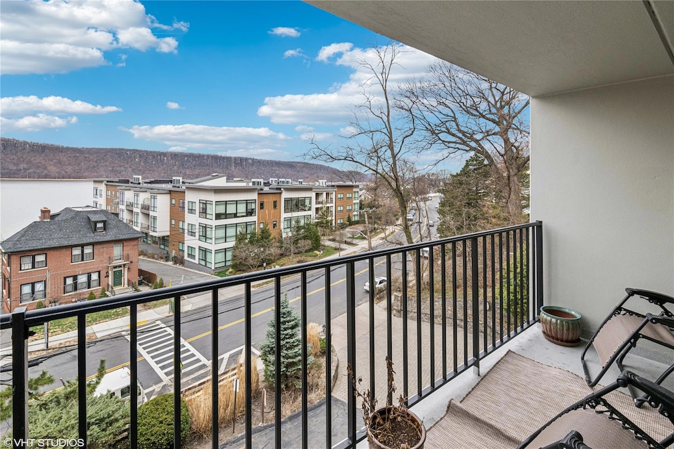 The River Hill Condominium unit 2C, Yonkers, NY 10701 - photo 1