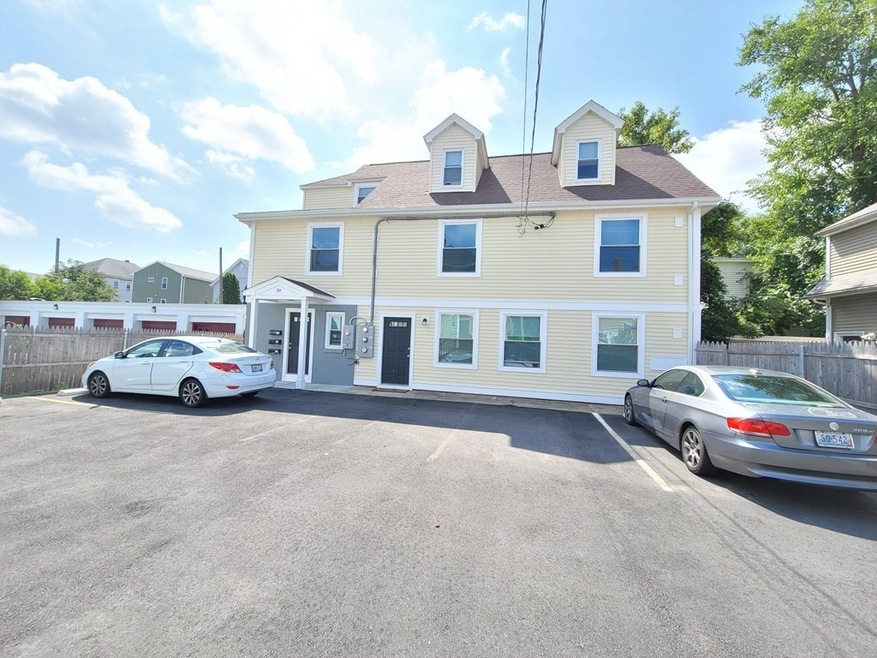 39 Benefit St unit 2, Pawtucket, RI 02861 - photo 1