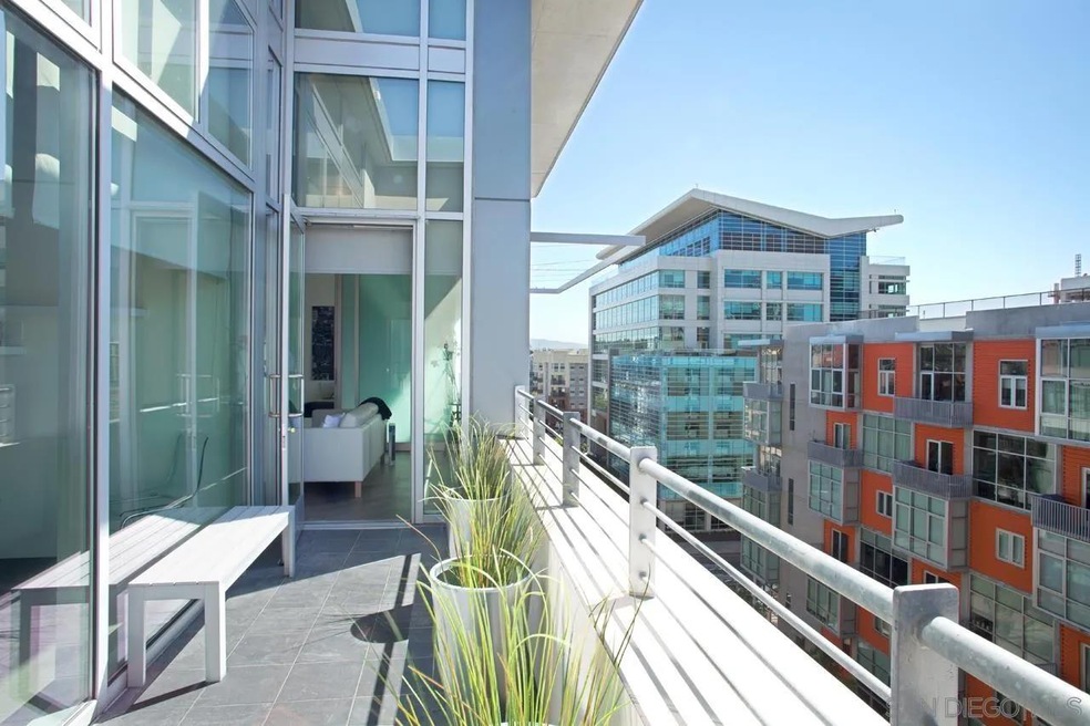 M2i unit 706, San Diego, CA 92101 - photo 1