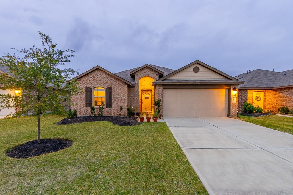 Welcome home to 29026 Innes Park Place located in Tamarron and zoned to Lamar Consolidated ISD. This stunning home has lovely curb appeal, a well-manicured lawn, brick elevation, covered front entryway, dark stained shutters, beautiful outdoor lanterns, and a double wide driveway.